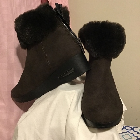 🔥Best offers, DKNY, new cond. see pics, size 8M, gorgeous ankle boots - Picture 1 of 7